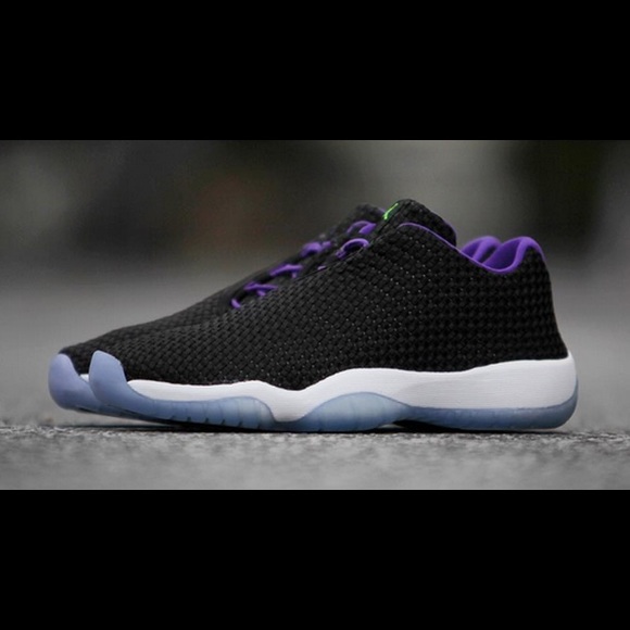 Air Jordan Futures Black/Purple - Picture 3 of 3